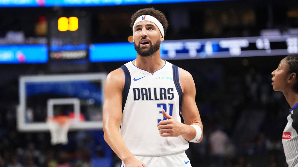 Klay Thompson lần đầu ra sân hậu chia tay Golden State, để lại ấn tượng ngày ra mắt Dallas